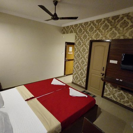 Vyavahar Lodge Udupi Exterior foto