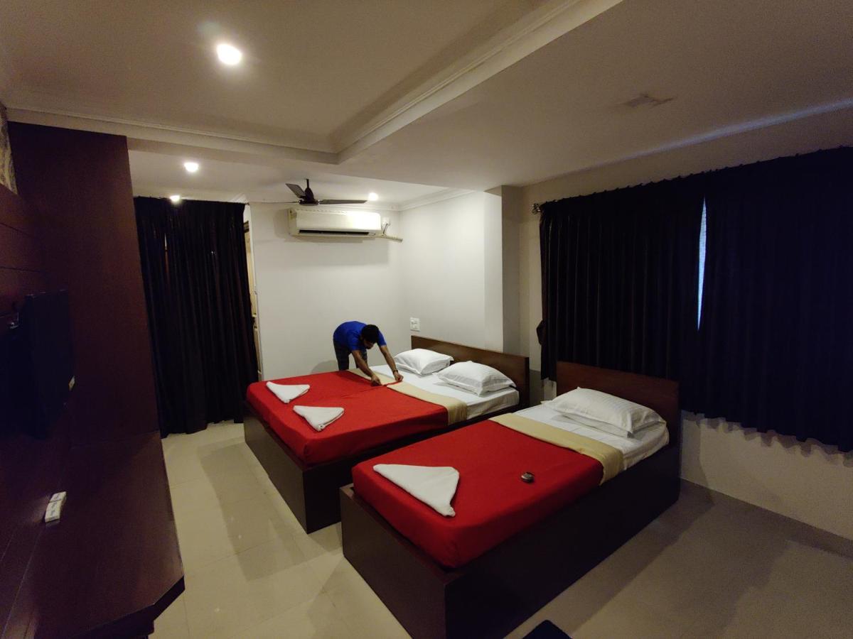 Vyavahar Lodge Udupi Exterior foto