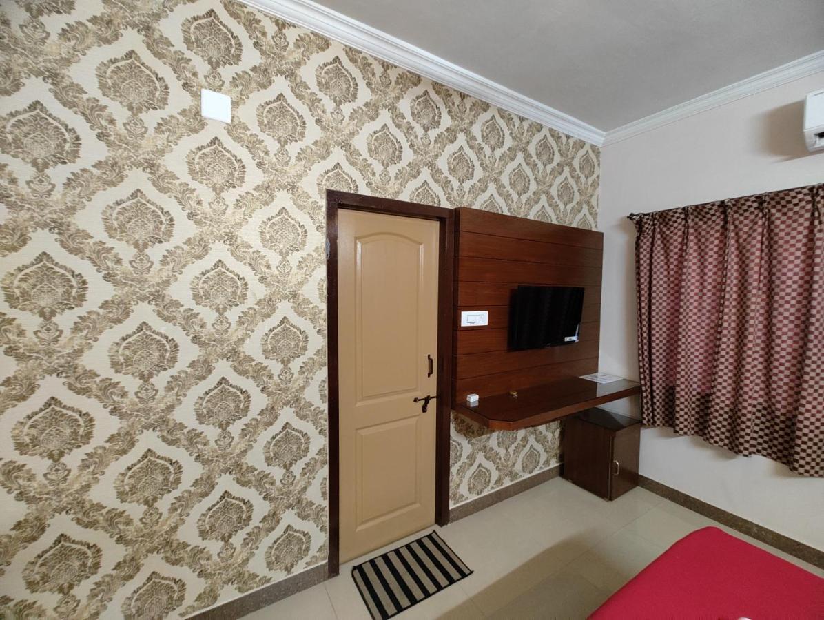 Vyavahar Lodge Udupi Exterior foto