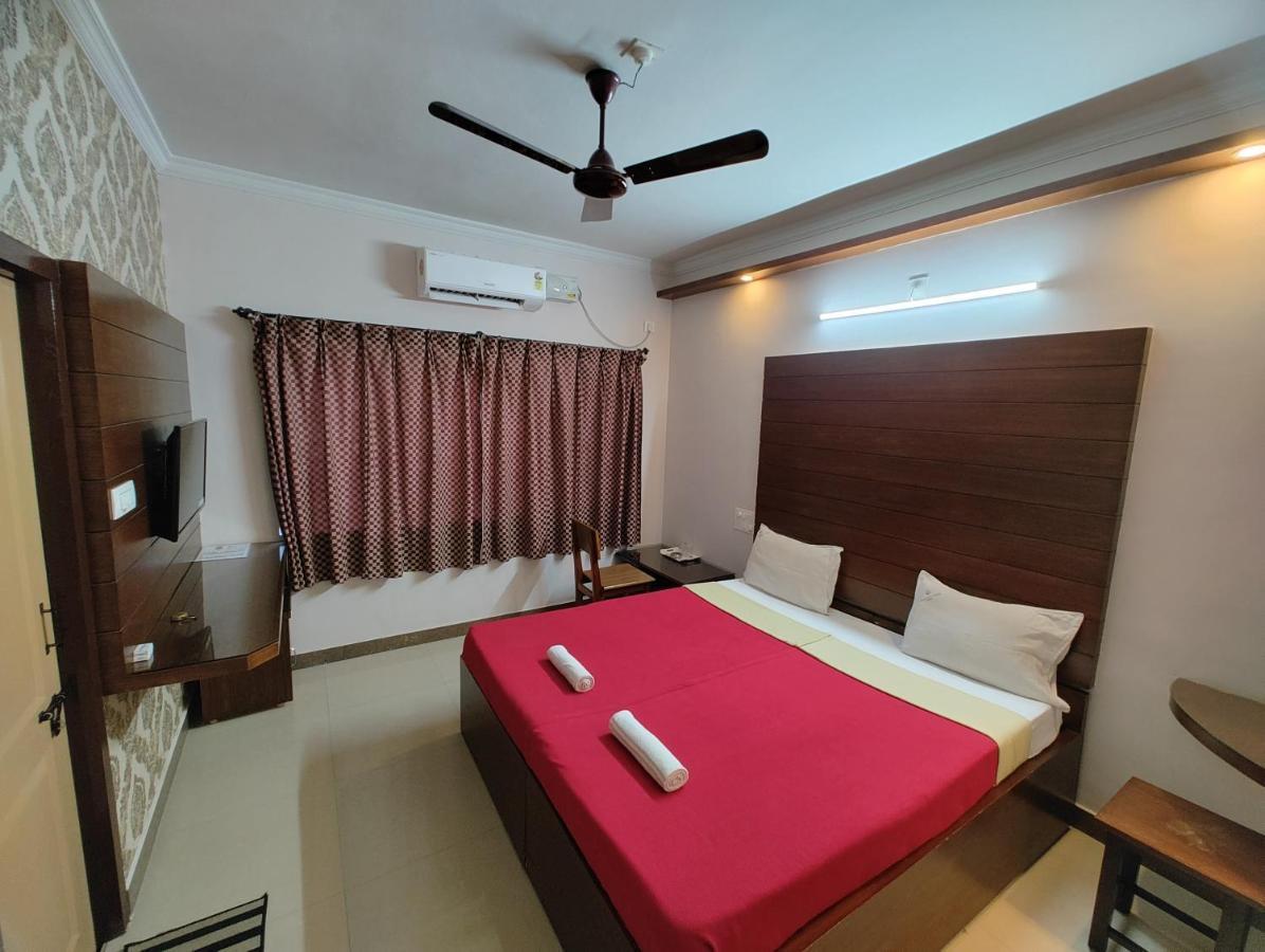 Vyavahar Lodge Udupi Exterior foto